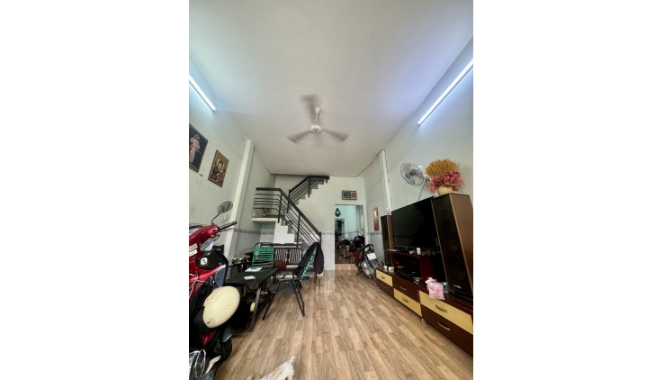 Nhà Hẻm 8m Nguyễn Ảnh Thủ Quận 12, 56.4m2 Gần Mặt Tiền Chỉ 4.5 Tỷ.